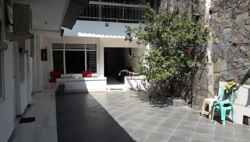 Hotel Graha Teras Syariah à Sorabaya Extérieur photo